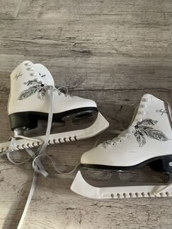 Коньки женские 38