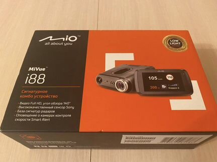 Видеорегистратор MiVue i88