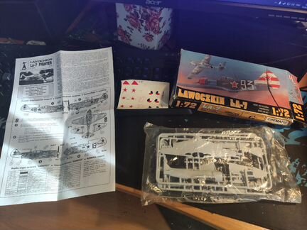 Модель самолета для сборки новая