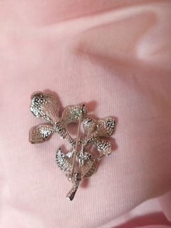 Винтажная брошь-цветочек