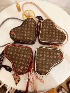 Милая сумка-сердечко Louis Vuitton из эко кожи нов