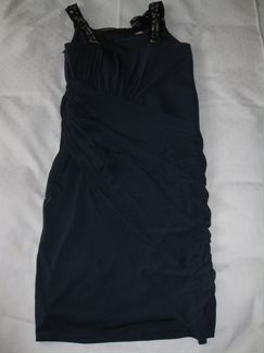 Стильное красивое платье р. 42