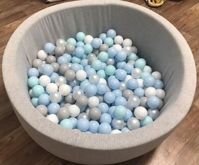 Детский бассейн с шариками