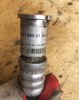 Трубка кондиционера Mercedes w221 w216 S CL 221