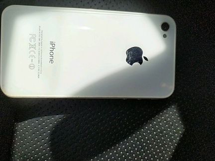 Телефон iPhone 4