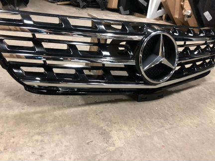 Решетка радиатора Мерседес мл 166