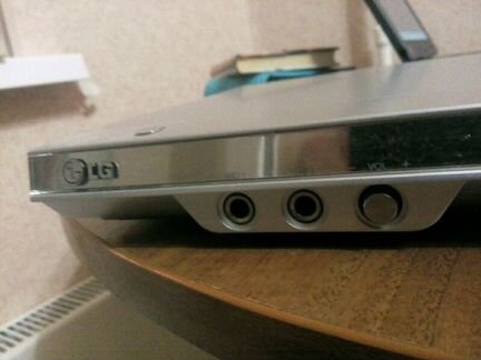 DVD плеер LG DK676X