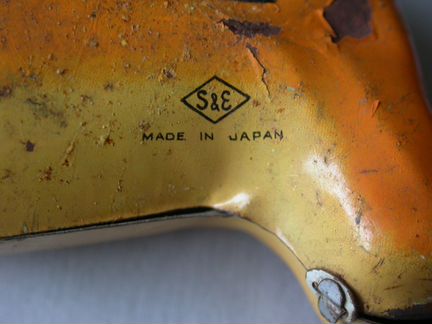 Заводная игрушка такса