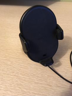 Держатель телефона с бесконтактной зарядкой Qi