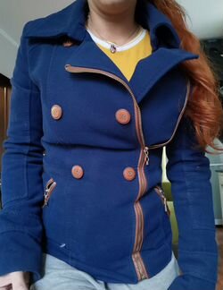 Продам укороченное пальто