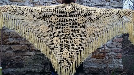 Шаль ажурная вязаная крючком новая