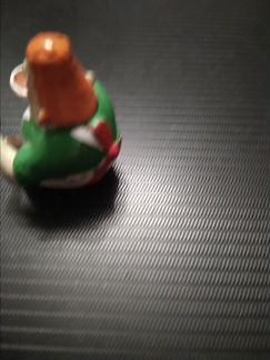 Игрушка из киндера Карлсон