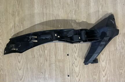 Направляющая переднего бампера левая Volkswagen To