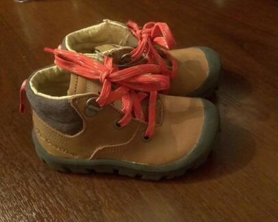 Продаю детские ботиночки