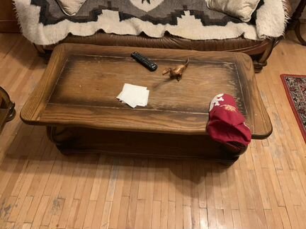 Кожаный диван и два кресла