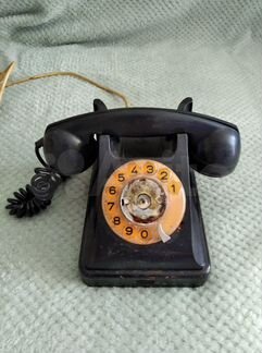 Дисковый телефон 60-х годов