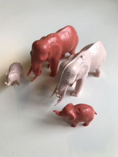 Семья слонов