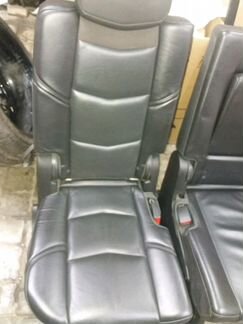Второй ряд сидений Cadillac Escalade IV ESV