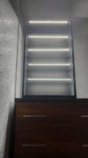 Стеллаж-витрина с крутой подсветкой