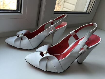 Босоножки белые размер 37 Новые