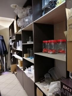 Торговые витрины и шкафы из дсп