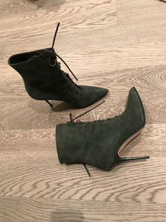 Manolo Blahnik. Ботильоны замшевые