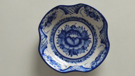 Гжель. Блюдо