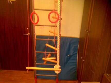Детская спортивная стенка