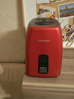 Увлажнитель воздуха Electrolux EHU-5525D