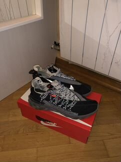 Nike react ISPa 77