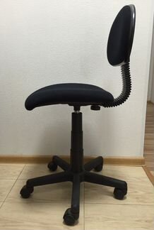 Кресло на колесиках