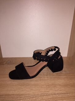 Босоножки Zara новые