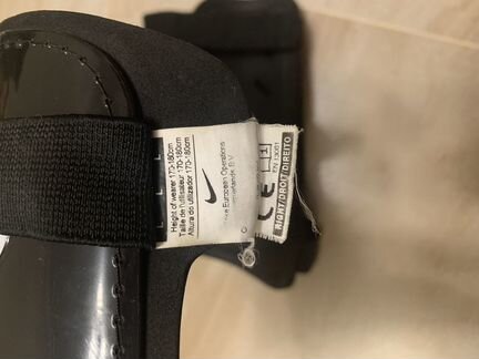 Щитки футбольные nike