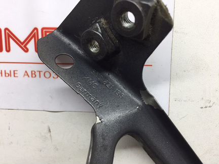 Кронштейн крыла передний левый Volkswagen Tiguan