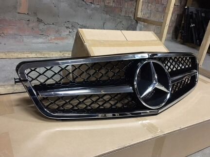 Решетка радиатора Mercedes C204 W 204 Мерседес
