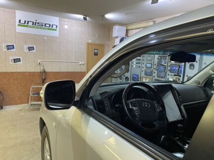 Магнитола Toyota Land Cruiser 200 Tesla