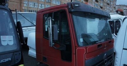Кабина Ивеко Тракер 2005 года