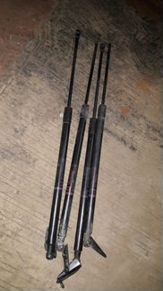 Амортизаторы крышки багажника Nissan Х-трэйл