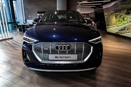 Audi e-tron AT, 2020