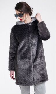 Оригинальная шуба из эко меха от дизайнера