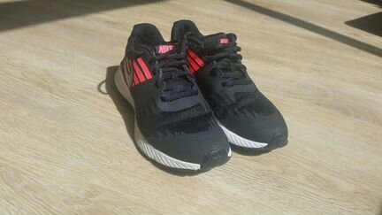 Nike кроссовки 35 р-р (22.5 см.)