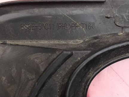 Mazda 3 2008 подфарник