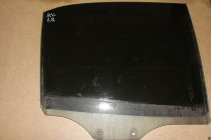 Стекло заднее правое Хендай Акцент Hyundai Accent