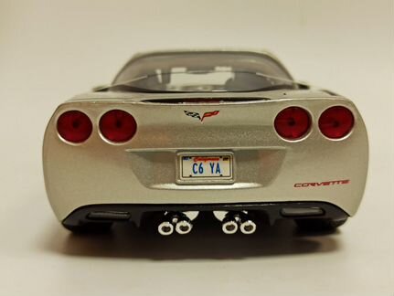 Chevrolet Corvette C6 2005 Coupe Silver 1:18