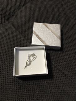 Новый серебряный кулон с фианитами