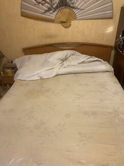 Кровать двухспальная с матрасом бу