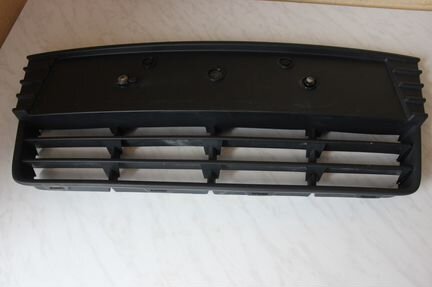 Центральная решётка в бампера Ford focus 3