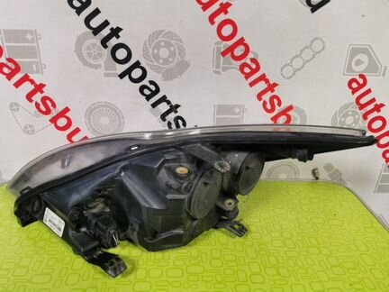 Фара правая Ford Focus 2 2008-2011