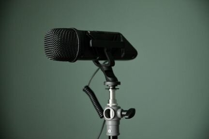 Микрофон Rode SVM (stereo video mic)
