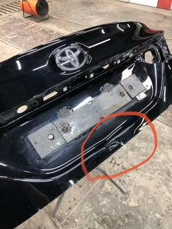 Крышка багажника тоета камри xv70 оригинал